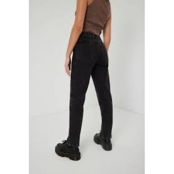 Garage Black Wash High Rise Mom Jeans Relaxed Fit Denim Pants size 11/30 - Picture 1 of 6